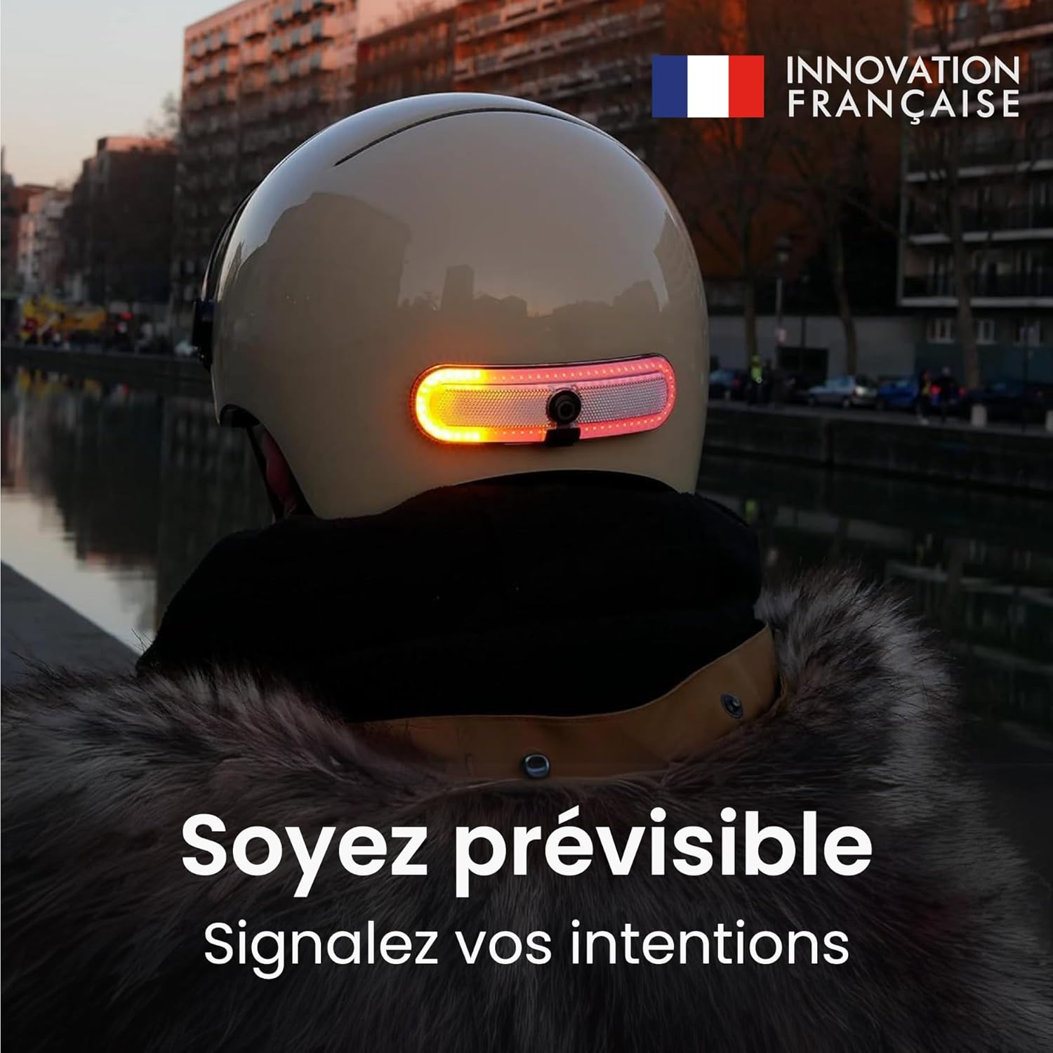 Innovation Française - Éclairage Turn Pour Casque Vélo Et Trottinette, Rouge Avec Clignotants Droit-Gauche, Télécommande Oximote Incluse, Fonction Feu Stop En Option - Éclairage + télécommande