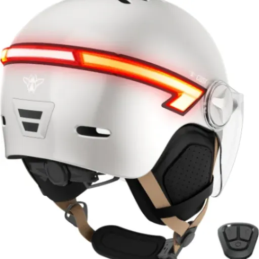 Test CASR Glow : le casque urbain avec clignos intégrés qui mise tout sur la visibilité